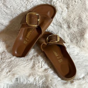 Tan Birkenstock slides in great condition, rarely worn, size 40
